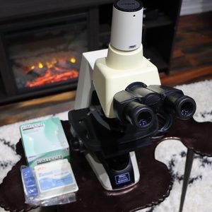 Nikon Microscope Eclipse E200